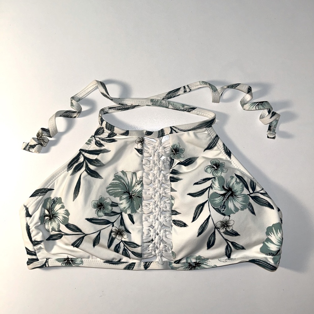 Ambrielle Size S Halter Bathing Suit Top